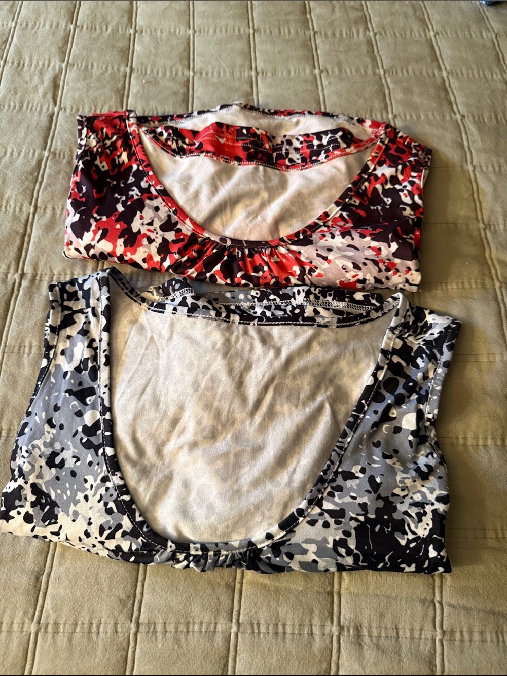 Bundle Sleeveless Scoop-Neck Tank Top 2 tank tops
